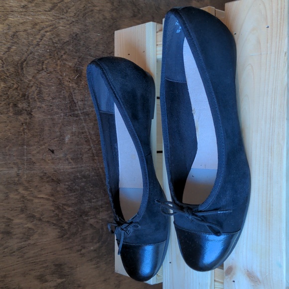 MUNRO Black Ballet Suede Cap Toe Flats 7.5 - Picture 2 of 5